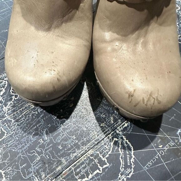 UGG Australia Studded Leather Braided Clog Heels Size 8 - Picture 5 of 9